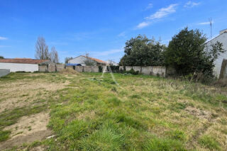  Terrain à vendre 593 m²