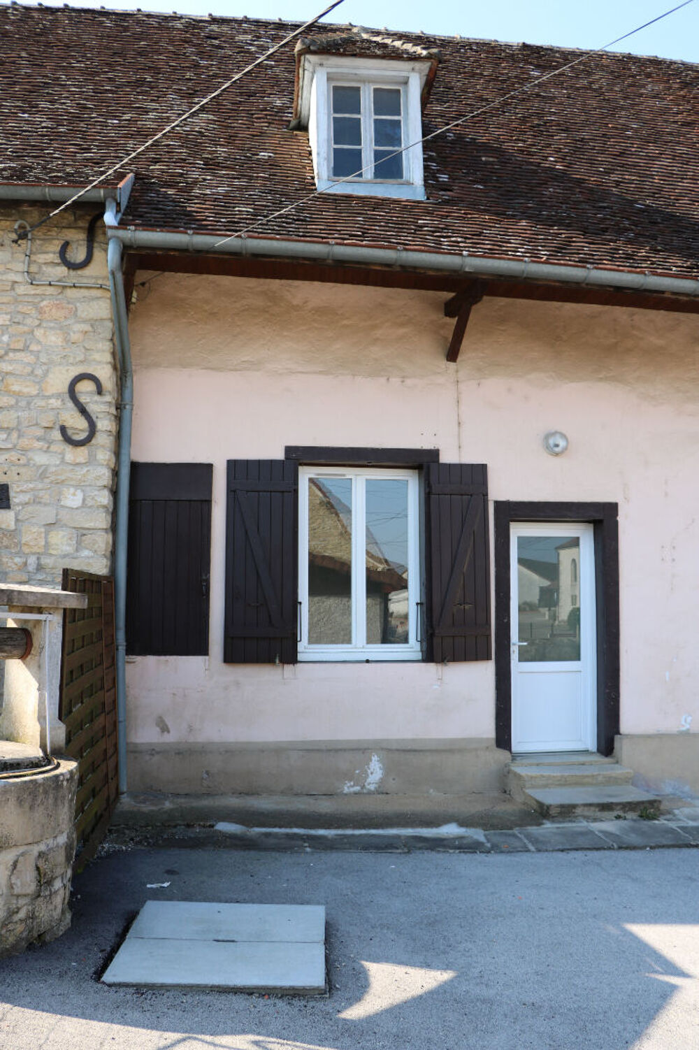 Location Appartement Appartement de plein-pied, au bourg de Commenailles Commenailles