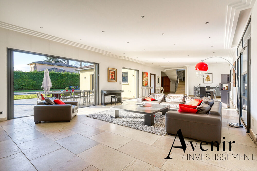 Vente Maison Ecully - Maison 7 pièces 300 m2 + 125 m2 sous sol - piscine Ecully