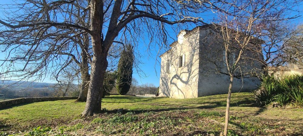 Projet famillial ou exploitation de gîte possible, pour ce très beau hameau à proximité de Roquecor