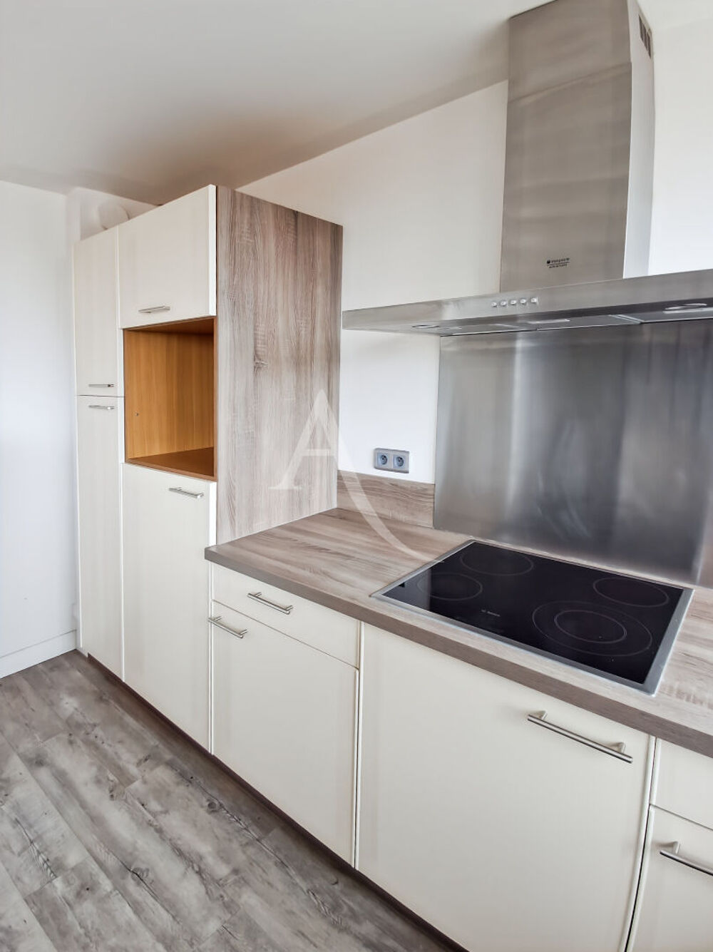 Location Appartement SURESNES  Plateau Ouest 7' Tram - vue dégagée Suresnes