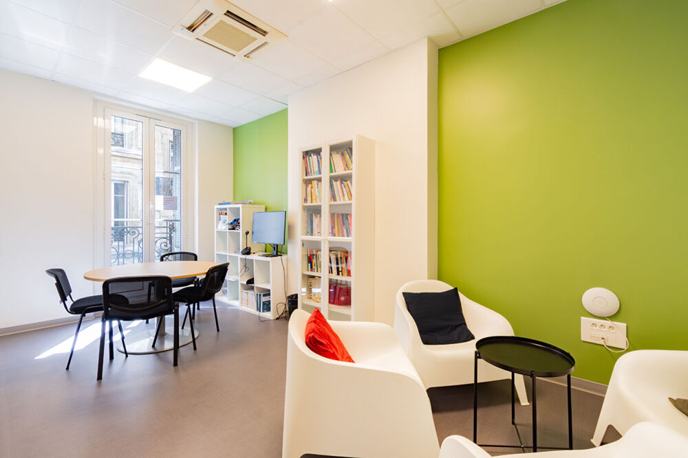   Locaux d'activité. Vente des  Murs  300m2 -13006 Marseille - Marseille 6