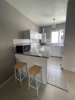 Appartement à louer 2 pièces 45 m²