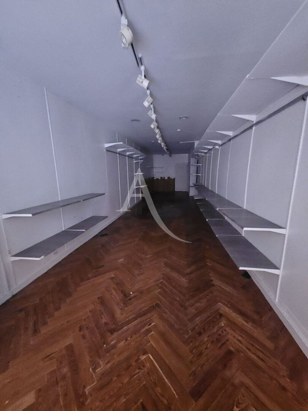   Local commercial Grasse 60 m2 