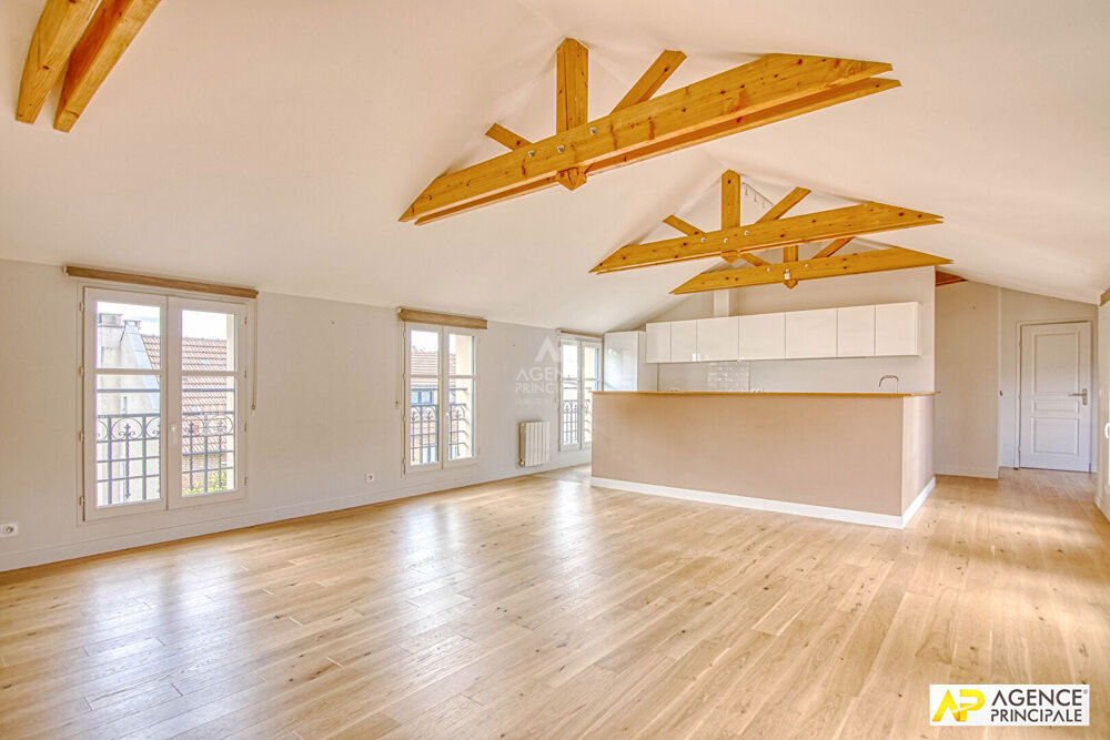 Vente Appartement Versailles Rive-Droite Appartement 3 pièces traversant de 91 m² situé au 2ème et dernier étage Versailles