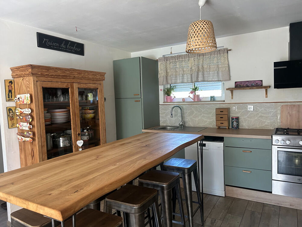 Location Maison Maison T4 de 106 m² à louer sur Sénas avec terrain de 1577 m² et piscine Senas