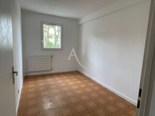  Appartement à louer 4 pièces 75 m²