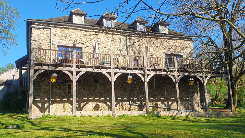 Grande propriété avec gîte spacieux, au calme