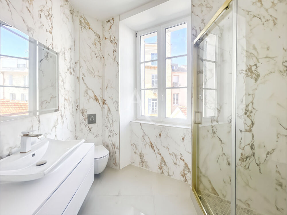 3 Pièces de 100 m2 - CANNES CENTRE - ADRESSE D'EXCEPTION