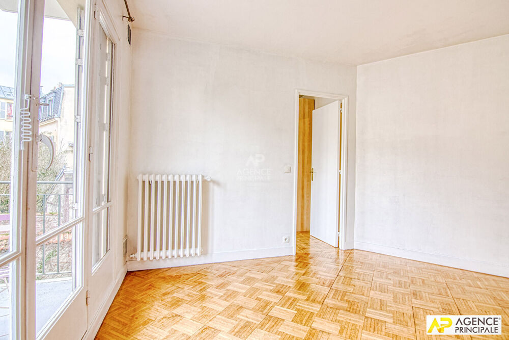 Vente Appartement Versailles Notre-Dame les Prés Appartement 2 pièces 42 m² carrez situé au 1er étage avec ascenseur, balcon, cave et parking en s Versailles
