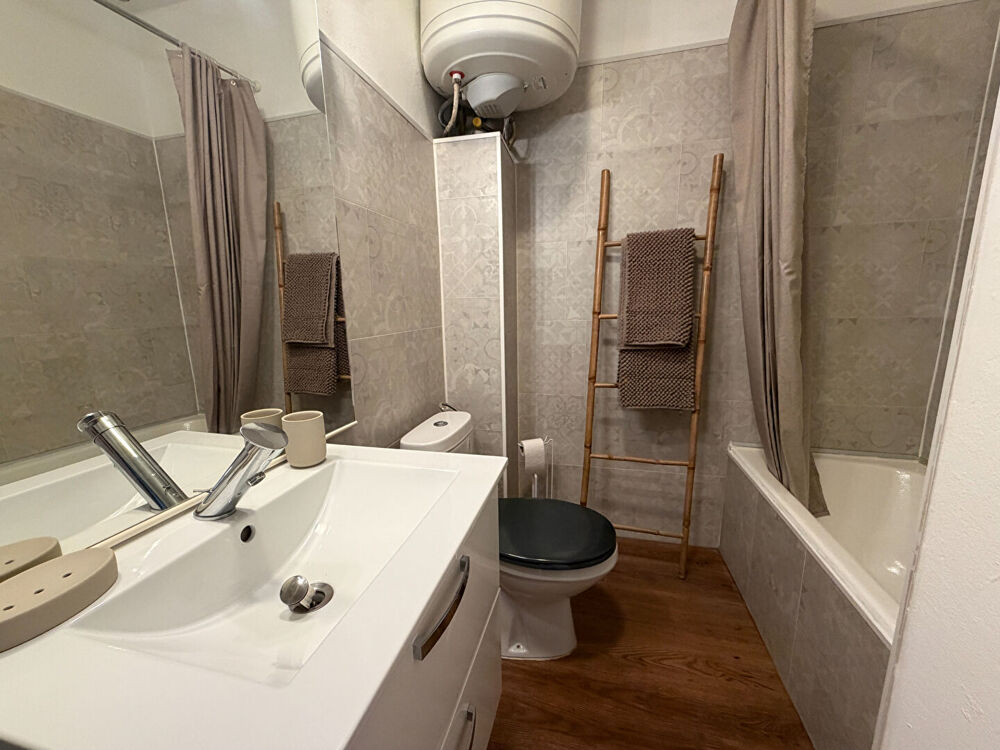 Location Appartement Saint Laurent D Aigouze - LOCATION ANNUELLE MEUBLEE - P2 - 44m² Saint laurent d aigouze