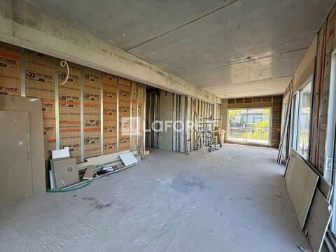   Local commercial de 60m² à aménager 