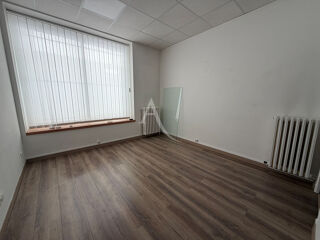   Bureau Square de la Couronne 49,74 m2 Nimes