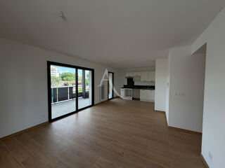  Appartement à louer 3 pièces 73 m² Dax