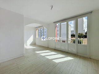  Appartement à louer 3 pièces 61 m²