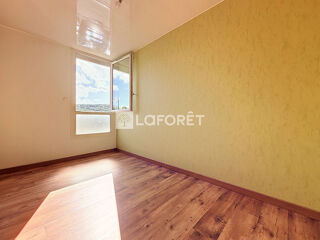  Appartement à louer 4 pièces 81 m²