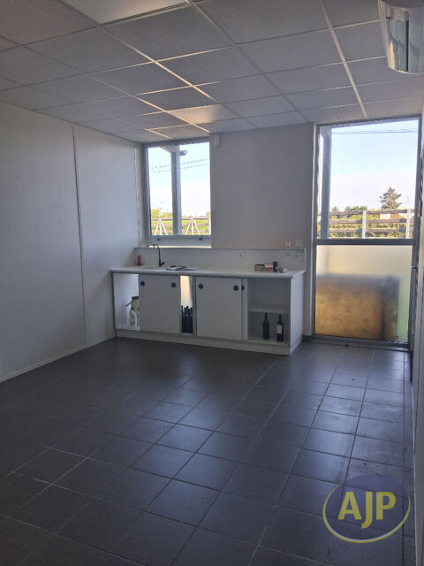   Bâtiment d'activité 620 m2 à Pauillac 