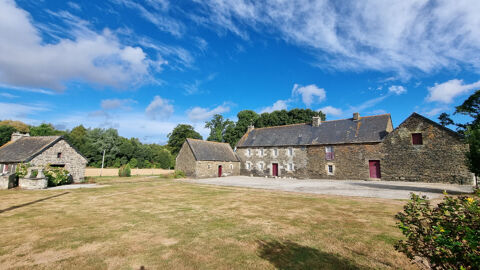   CÔTES-D'ARMOR, Laniscat, Authentique Corps De Ferme Du Xviiie Siècle, Charme & Dépendances, 1 Hectare Maison - 5 pièce(s) - 150 m²