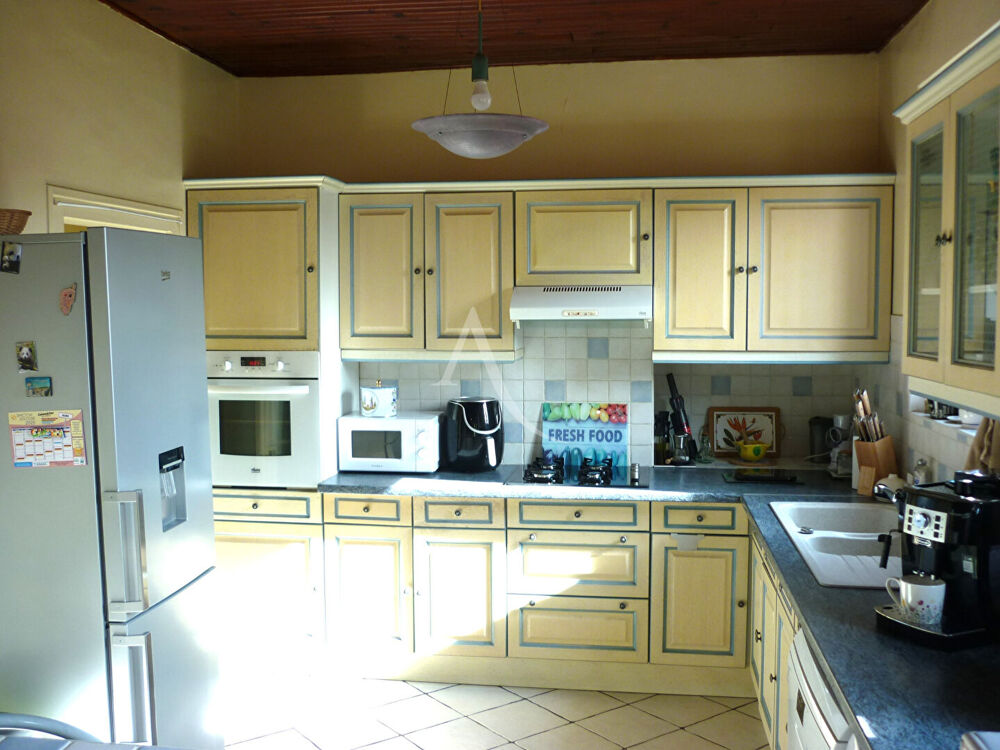 Vente Maison Maison Salbris 7 pièces et local professionnel . Salbris