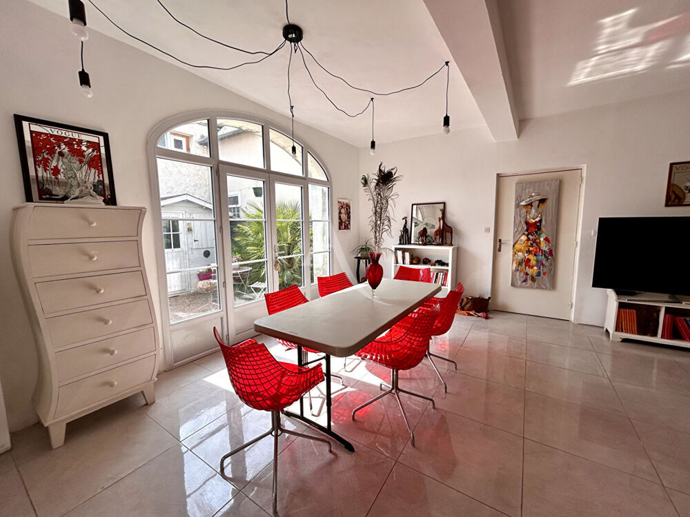 Vente Maison Maison de ville aux volumes remarquables, 3 chambres Montrichard