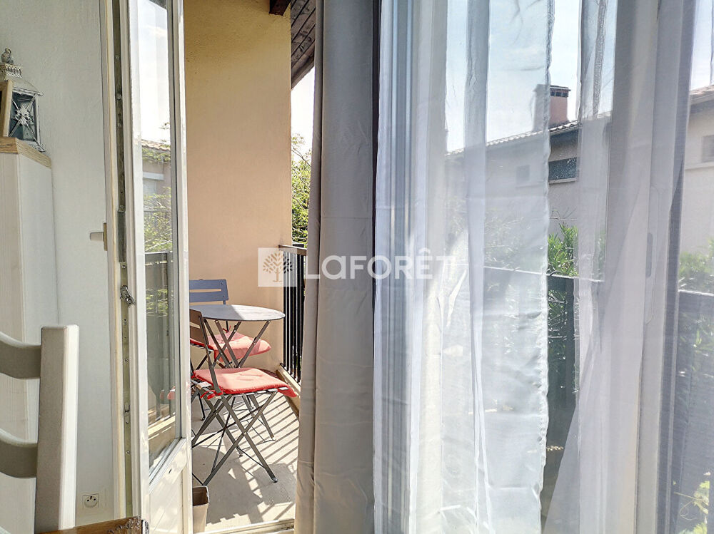 Maison à Céret 92m², 2 faces, 5 pièces avec garage, terrasse, jardin.