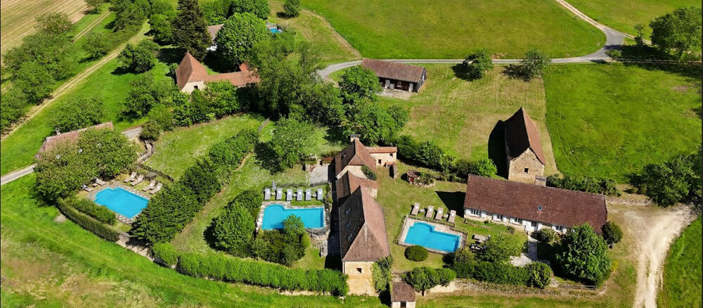 PROPRIÉTÉ D'EXCEPTION HAMEAU DE CHARME DU XVIII SIÈCLE AU COEUR DU PÉRIGORD NOIR
