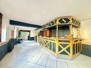  Immeuble � vendre 8 pi�ces 304 m�