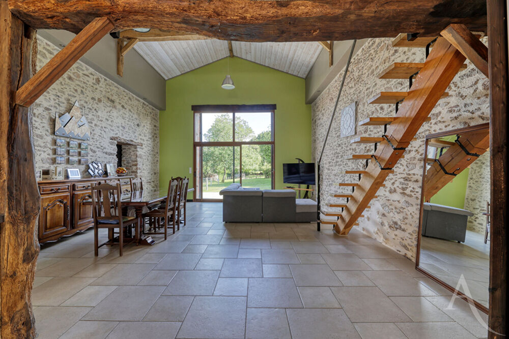 Vente Maison Maison Saint-Étienne Du Bois 5 pièce(s) 160 m2 Saint etienne du bois