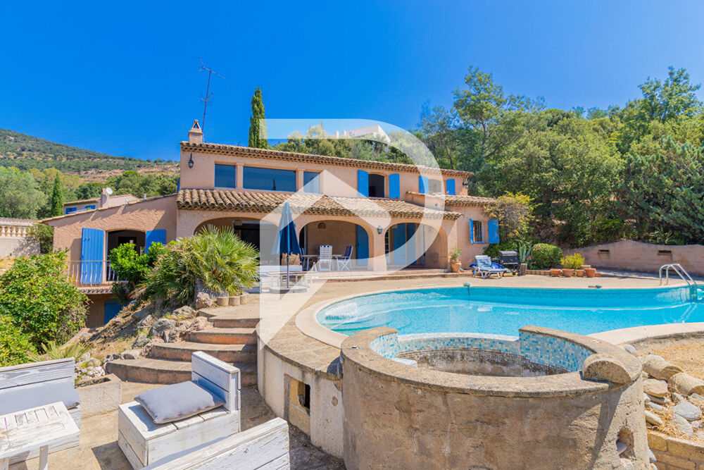 Vente Maison Maison Grimaud 10 pièces 380m2 sur parcelle  3000m2 avec piscine Grimaud