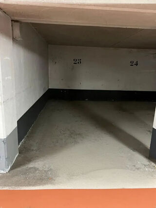  Parking / Garage  louer 12 m