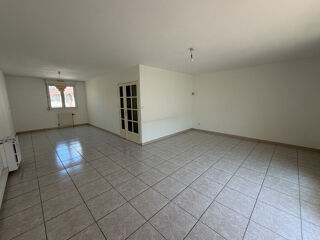  Appartement à louer 3 pièces 96 m²