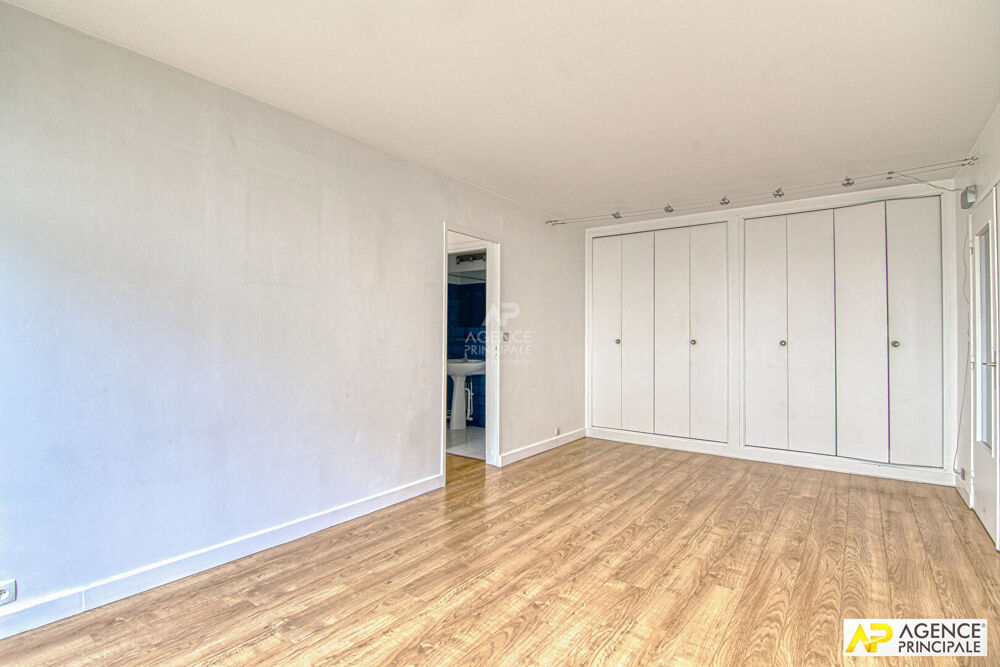 Vente Appartement Versailles Ermitage Appartement 2 pièces 51 m² avec cave et parking Versailles