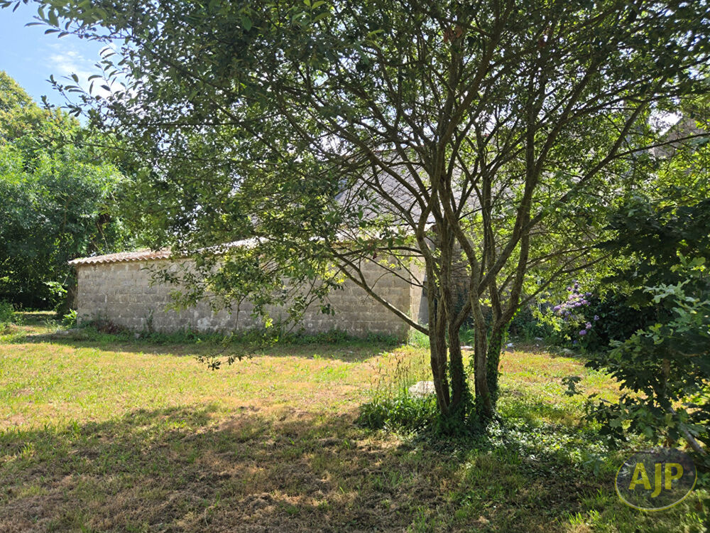 CRUGUEL Maison en pierre
