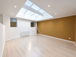  Appartement à louer 5 pièces 147 m²