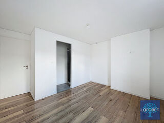  Appartement à louer 4 pièces 101 m²