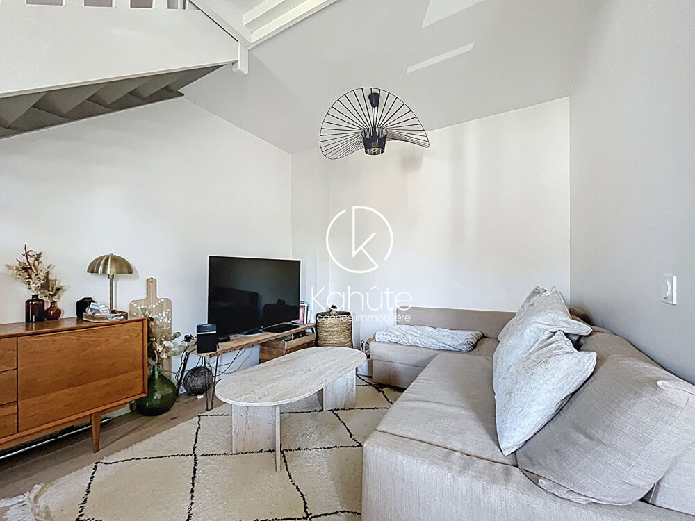 A 10 minutes de Lyon, Appartement duplex CHAMPAGNE-AU-MONT-D'OR 75m² utiles (70M² Carrez),3 pièces, 2 chambres, 1 bureau, 1 pl