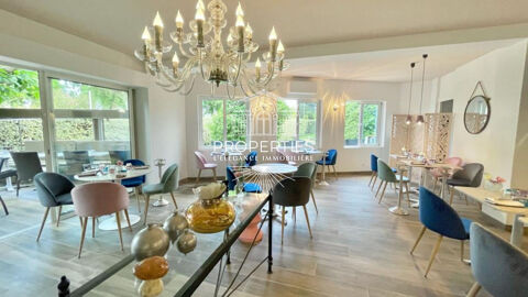 LE LAVANDOU - SAINT-CLAIR RESTAURANT GASTRONOMIQUE LE MAZET 339000 83980 Le lavandou