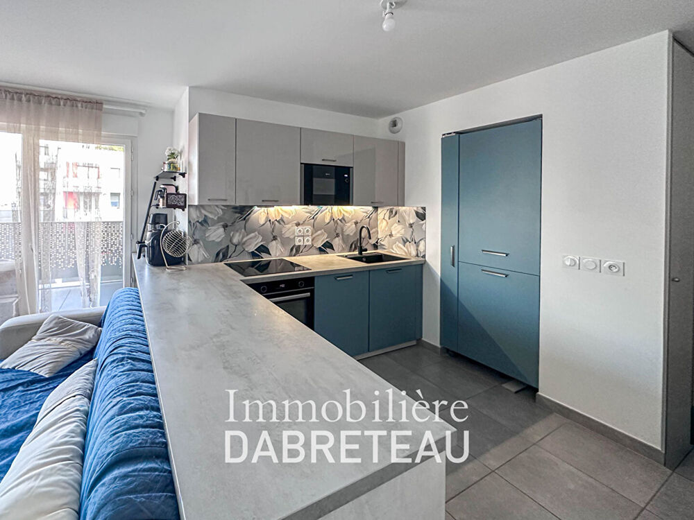Vente Appartement Vaulx en Velin - T4 en dernier étage avec grand balcon Vaulx en velin