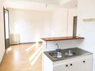  Immeuble à vendre 15 + pièces 800 m²