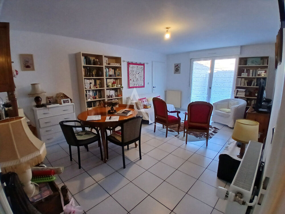 Location Appartement Appartement  3 pièce(s)  rez de jardin avec garage 69.92 m2 Les Herbiers Les herbiers