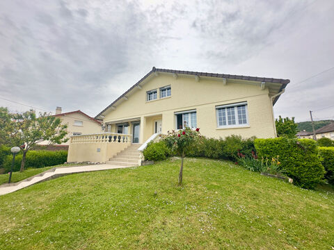   Maison Sayat 160 m2, 5 Chambres, piscine, double garage Maison - 7 pi�ce(s) - 160 m�