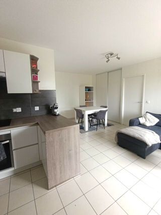  Appartement à louer 2 pièces 44 m²