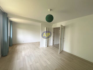  Appartement à louer 3 pièces 68 m²