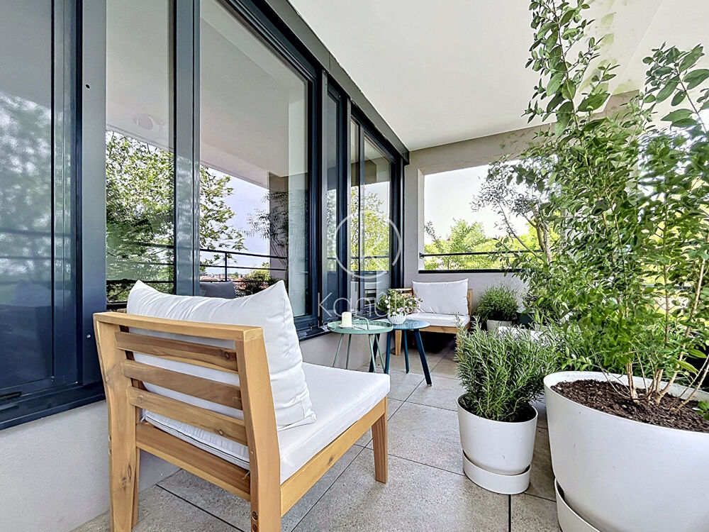 A seulement 10km du centre ville de Lyon au calme, Appartement Saint Cyr Au Mont D Or 3 pièce(s) 78 m2, 2 chambres, terrasse, ga