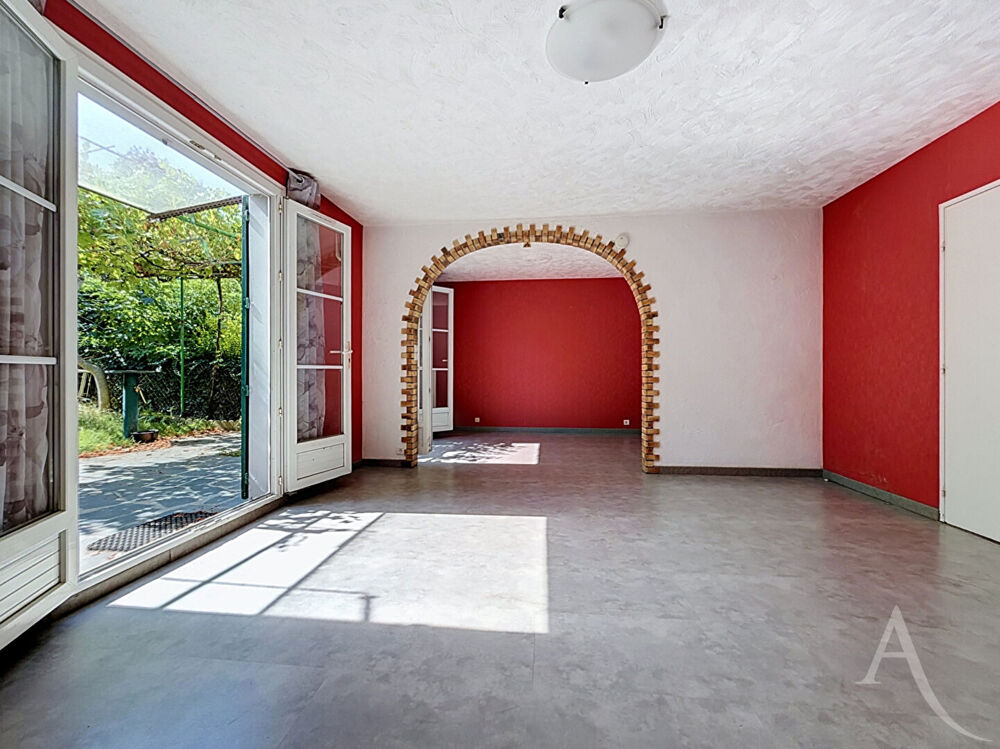 Maison Mantes La Ville 5 pièces 102 m2 - 3 Chambres -jardin - garage