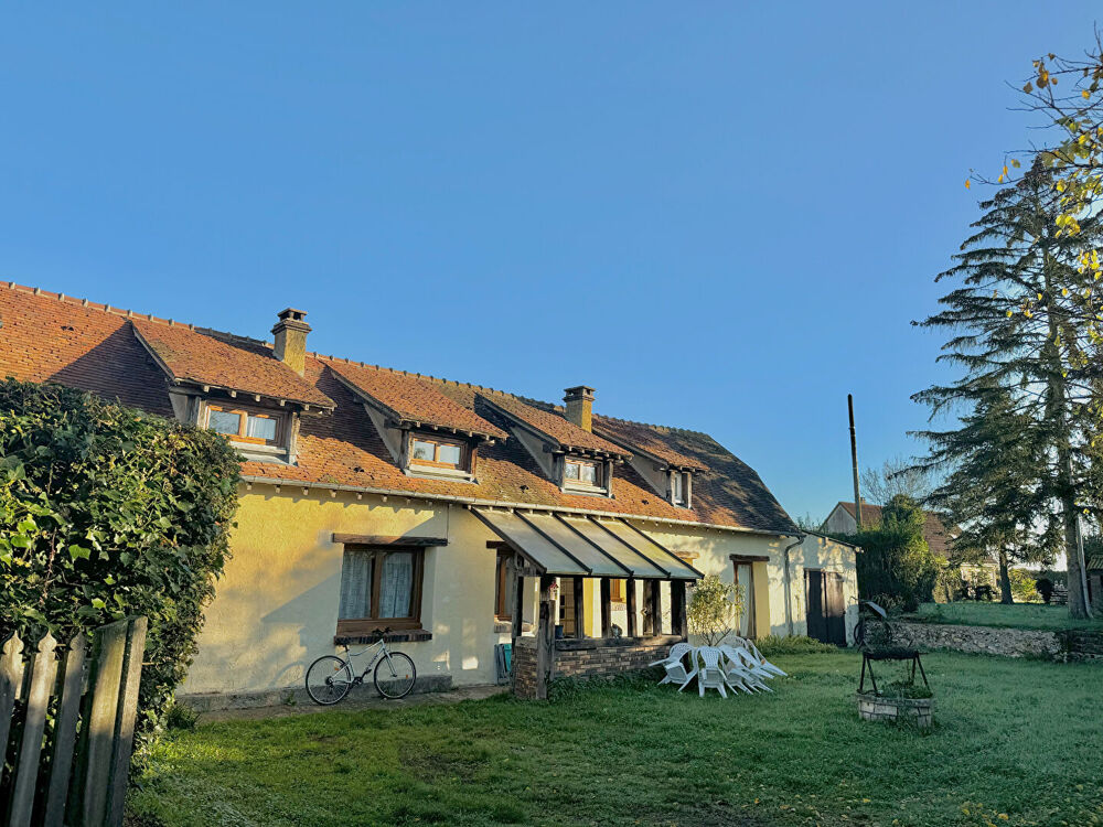 À VENDRE, charmante maison de campagne avec le cachet de l'ancien d'une surface habitable de 116m2 ainsi qu'un jardin de 670m2.