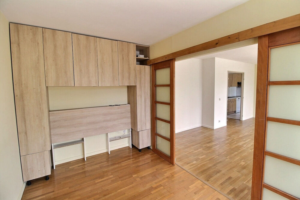 Location Appartement Appartement  4 pièce(s) 74.80 m2 avec doube box et parking extérieur Massy