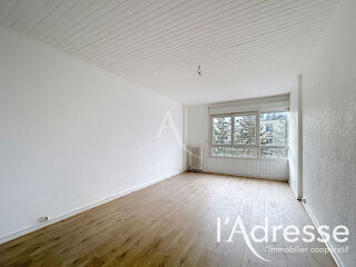  Appartement à louer 3 pièces 61 m²