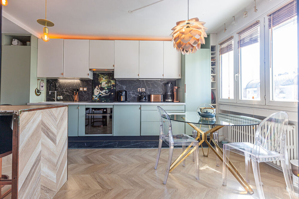 AGENCE IMMOBILIERE LAFORET - EXCLUSIVITE - "SAUGE" - ANNECY - APPARTEMENT TRAVERSANT T3 de 57,26m² - BALCON - CAVE - GARAGE