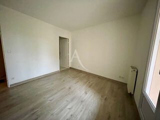  Appartement à louer 2 pièces 55 m²